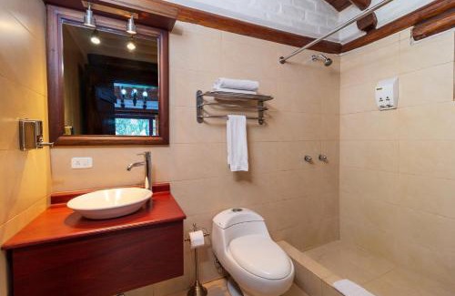 Banos de Agua Santa Hotel | Hotel ILÉ