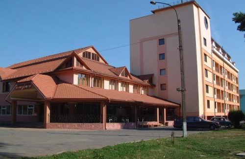 Mukachevo Hotel | Hotel Intourist