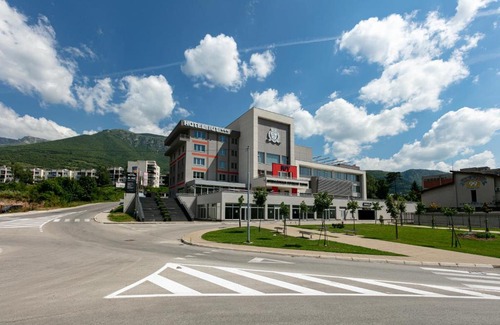 Travnik Hotel | Hotel IUT