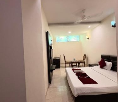 Zirakpur Hotel | Hotel JB Residency Zirakpur Chandigarh # Large Rooms # Balcony Rooms # Top Rated