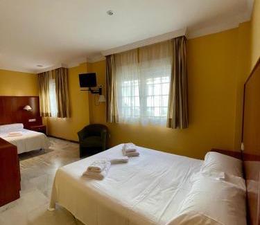 Cenes de la Vega Hotel | HOTEL LA FONDA DE DON GONZALO