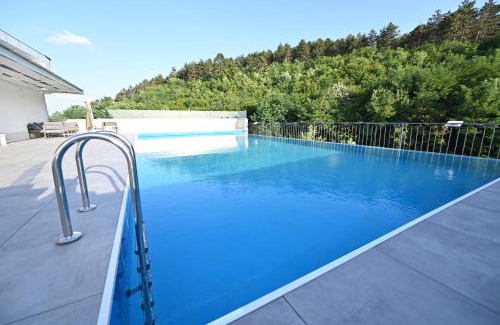 Brekoc Hotel | Hotel La Villa