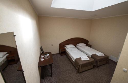 Desnyans'kyi District Hotel | Hotel LaMa 2