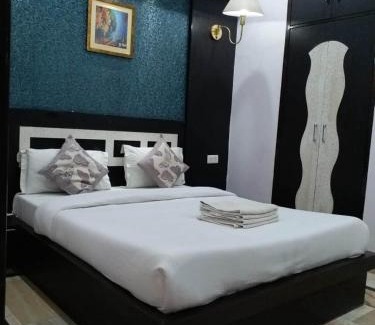Taj Ganj Hotel | Hotel Laxman Resort by The Golden Taj Group &Hotels