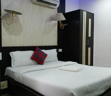 Taj Ganj Hotel | Hotel Laxman Resort by The Golden Taj Group &Hotels
