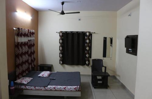Somnath Hotel | Hotel Laxmi Sadan