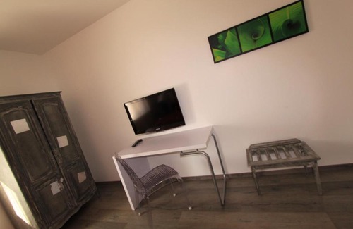 Martigues Hotel | Hotel Le 5