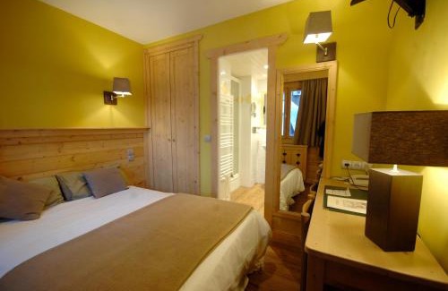 Sainte-Foy-Tarentaise Hotel | Hotel Le Monal