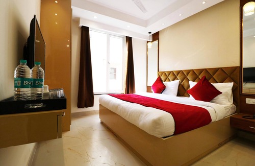 Pitampura Hotel | Hotel Leo Saffron