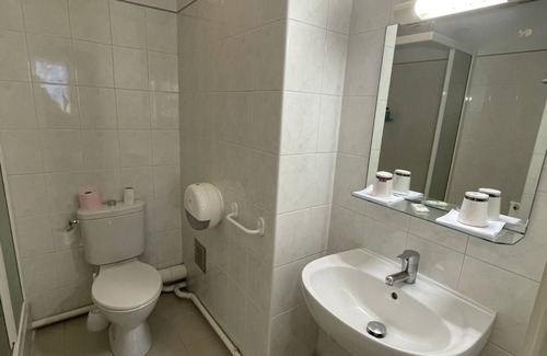 10th Arrondissement Hotel | Hotel Les Cigalons