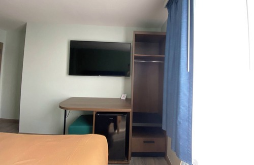 Queens Hotel | Hotel Liberty Inn & Suites - JFK