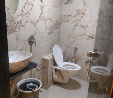 Gandhinagar Hotel | Hotel Lotus Lide