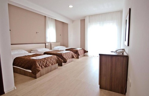 Medjugorje House | Hotel Lux - Triple Room with Balcony 5