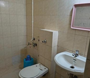 Adyar Hotel | Hotel maharaj residency attavara