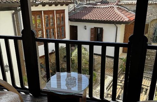 Berat Hotel | Hotel Mangalemi