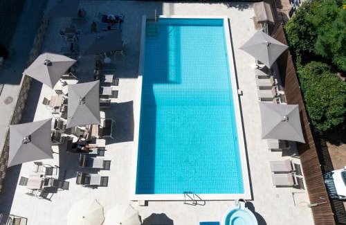Cagnona Hotel | Hotel Martinez