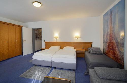 Langenfeld House | Hotel Maxim