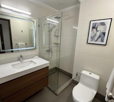 Paharganj Hotel | Hotel Metro Plaza Near New Delhi Railway Station and RK Ashram Metro Station