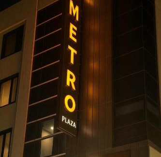 Paharganj Hotel | Hotel Metro Plaza Near New Delhi Railway Station and RK Ashram Metro Station