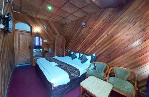 Nainital Hotel | Hotel Naini Lake View Mall Road Nainital