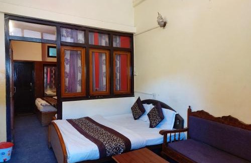 Nainital Hotel | Hotel Naini Lake View Mall Road Nainital