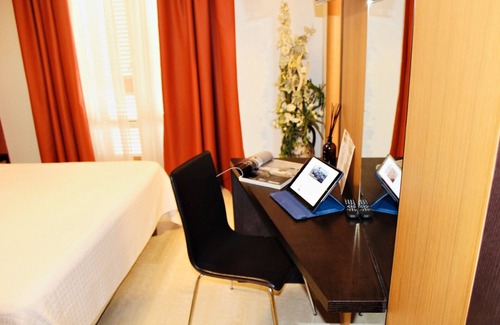 Cutrofiano Hotel | Hotel Naitendi