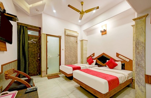 Paharganj Hotel | Hotel Natraj yes please New Delhi