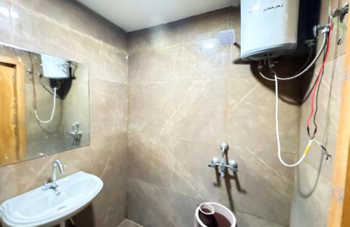 Ajmer Hotel | Hotel Nenu-Mal ajmer AC OR NON AC Both Room