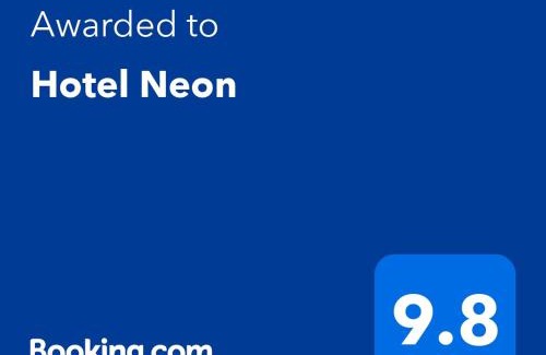 North Shore Hotel | Hotel Neon