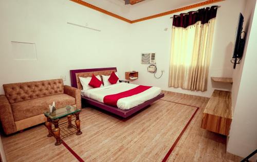 Zirakpur Hotel | Hotel November 1 min from zirakpur bus stand