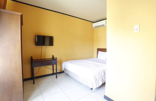 Borneo Hotel | Hotel O Guest House Leo Patra