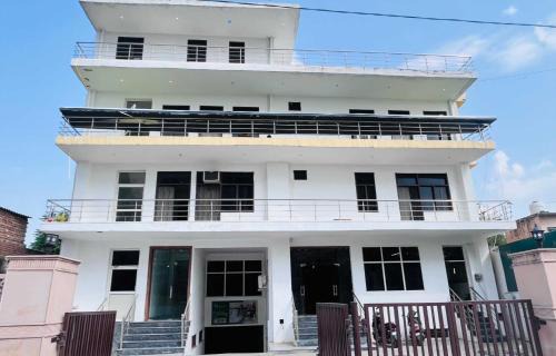 Bhiwadi Hotel | Hotel O Namastay