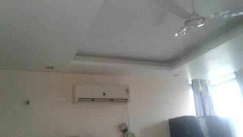 IMT Manesar Hotel | Hotel O Naveen Residancy