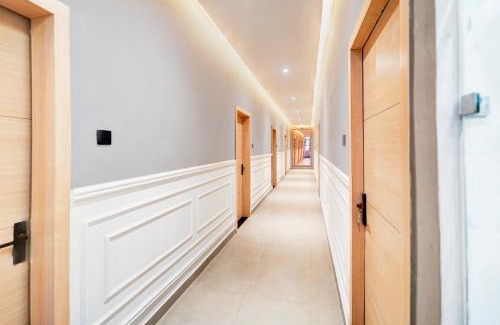 Lucknow Hotel | Hotel O SS Royal