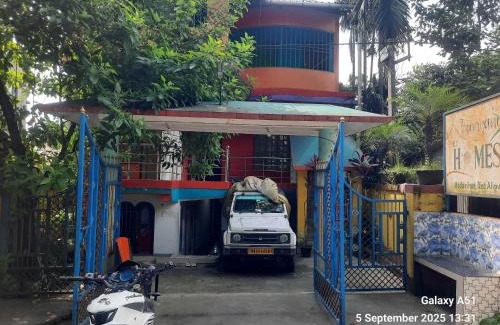 Madari Hat Hotel | Hotel O Trinayani Homestay