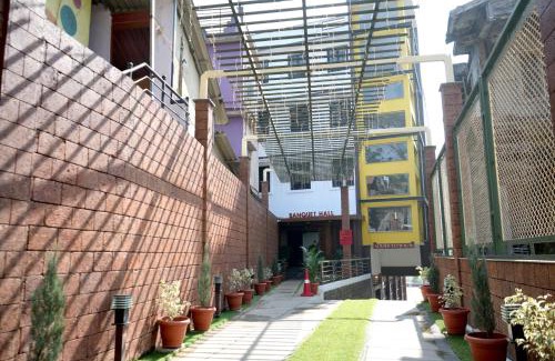 Virarajendrapet Hotel | Hotel Orchard Coorg