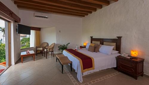 Tenacatita Resort | Hotel Punta Serena & Resorts - Solo Parejas