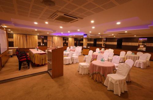Dindigul Hotel | Hotel PVK Grand Dindigul