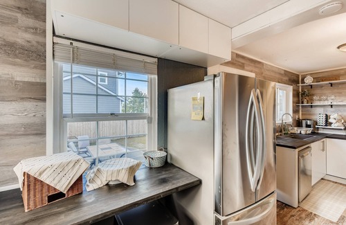 Lakewood House | Hotel Quality Stay in the Heart of Lakewood