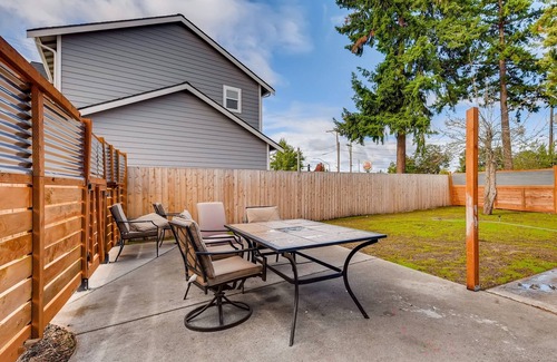 Lakewood House | Hotel Quality Stay in the Heart of Lakewood