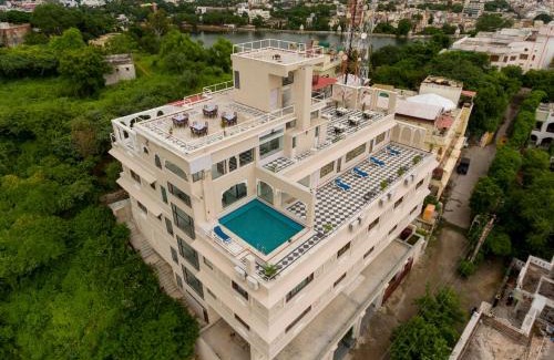 Lake Swaroop Sagar Hotel | Hotel Raj Kuber