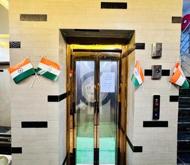 Paharganj Hotel | Hotel Red Stone Inn Walkable from New Delhi Railway Station