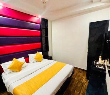 Paharganj Hotel | Hotel Red Stone Inn Walkable from New Delhi Railway Station