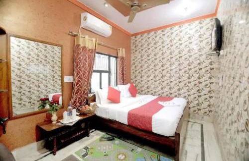 Agra Hotel | Hotel Reshmi In Agra Near Chandrashekhar Park - Best Location