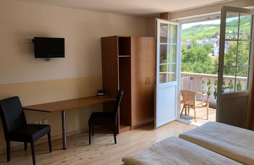 Wintrich Hotel | Hotel & Restaurant Brühler Hof