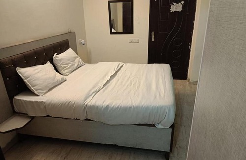 New Delhi Hotel | Hotel Rose - Dwarka Sec 8