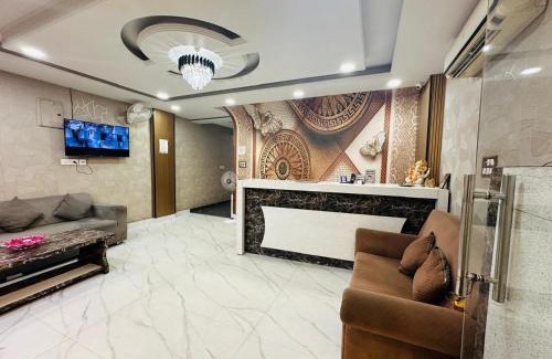 New Delhi Hotel | HOTEL S R LUXURY Palace Hotel near Delhi IGI Airport T3 with Free WiFi & 24x7 Check-in