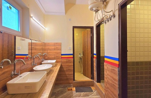 Sidhpur Hotel | Hotel Samdupling Himalayan Brothers