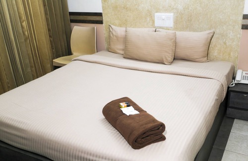 Gandhipuram Hotel | Hotel Sapthagiri Nest
