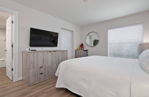 Nokomis Hotel | Hotel Studio (Ground Level) - Unit C